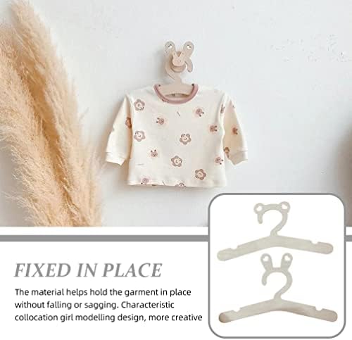 Zerodeko 2 pcs מעץ לבגדי תינוקות מעיל מתלים תלויים עם חריצים בכתפיים לילדים לילדים לבנים מארגן חדר בגדים